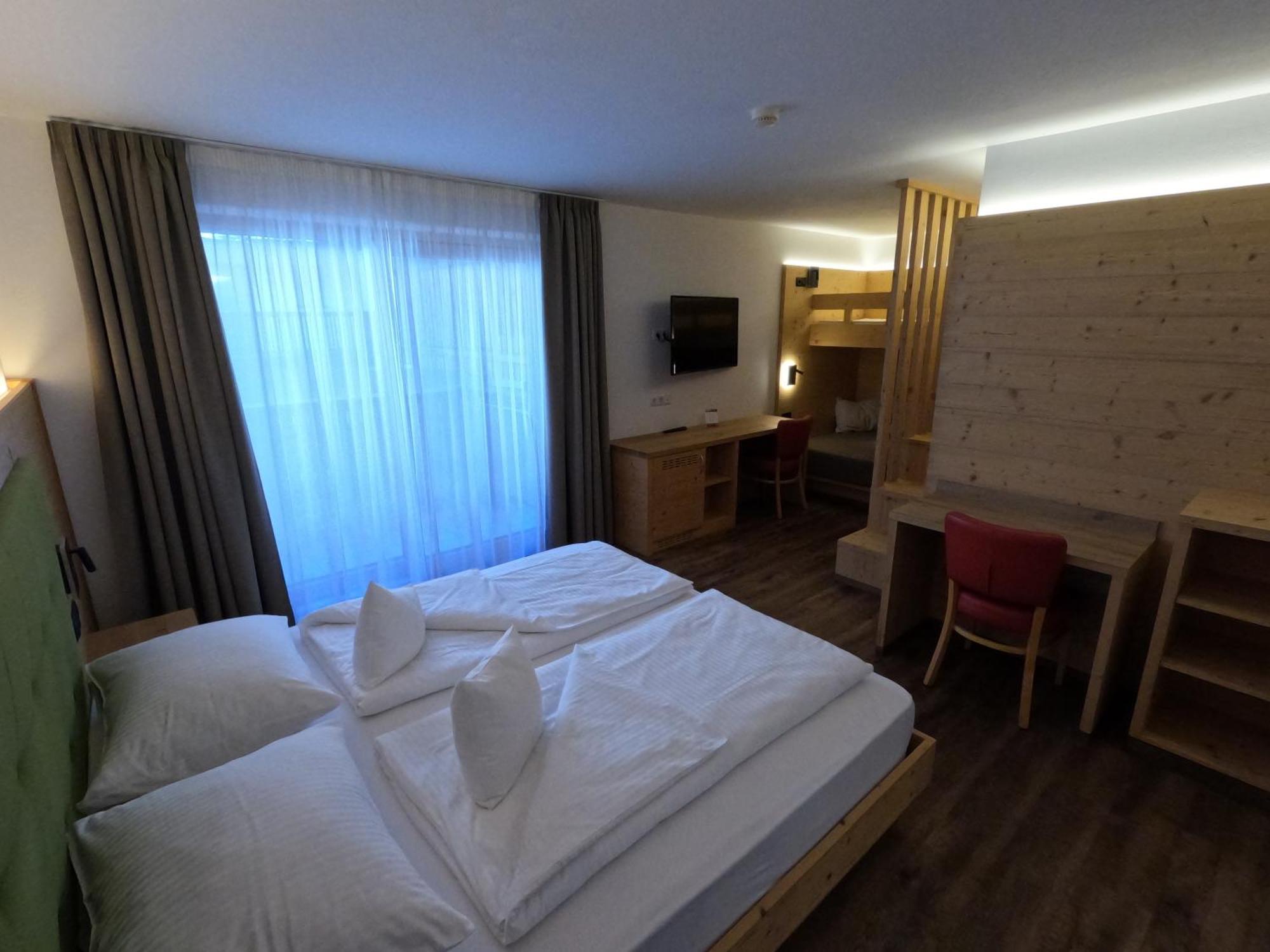 Hotel Mirabel San Vigilio Di Marebbe Oda fotoğraf